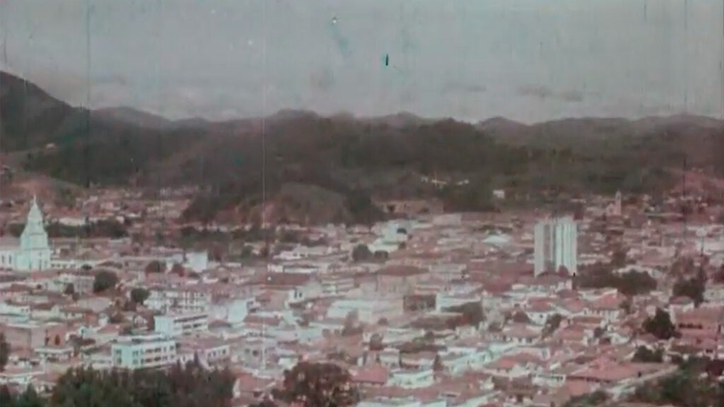 Capa do documentário Marcha dos Acontecimentos nº 240 - Itajubá